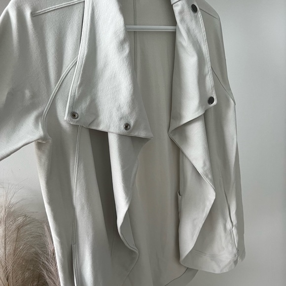 Lululemon sweater - Picture 2 of 4